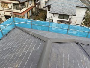 川崎市麻生区にて雨漏り修理〈棟板金交換〉