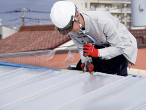屋根のカバー工法とは？メリットやデメリット、おすすめ屋根材を紹介