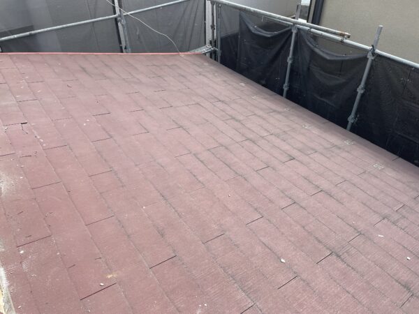 横浜市鶴見区にて屋根修理〈コロニアル屋根カバー工法〉の施工前写真