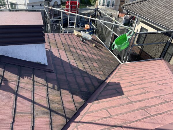 横浜市都筑区にて屋根修理〈横暖ルーフα S窯変にカバー工法〉の施工前写真