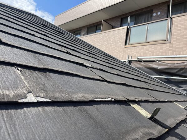 横浜市緑区にて屋根修理〈パミール屋根からエコグラーニ〉の施工前写真