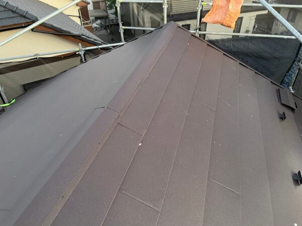 横浜市緑区にて屋根修理〈パミール屋根からスーパーガルテクト〉の施工後写真