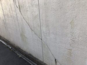 外壁からの雨漏りの原因と修理方法